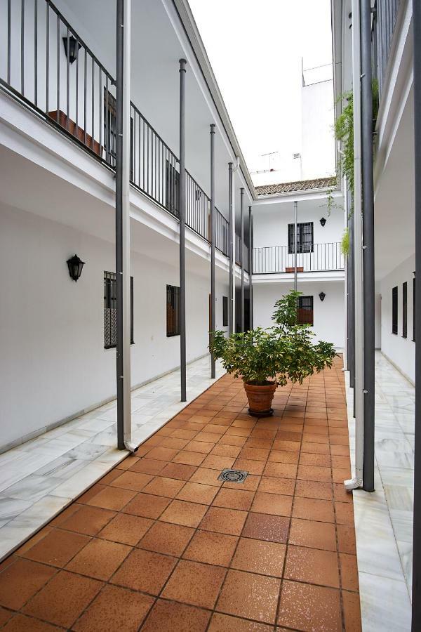 Appartement Monsalves Courtyard By Valcambre à Séville Extérieur photo